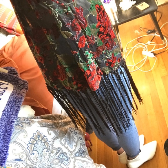 Floral red rose see through Shaw - Picture 4 of 4